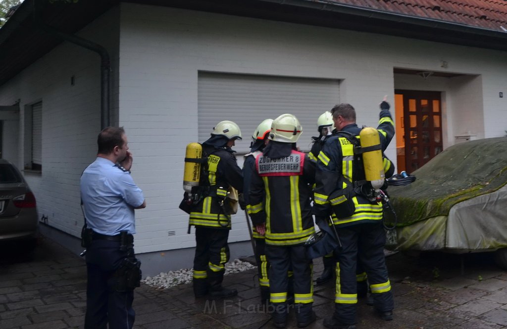 Feuer Einfamilienhaus Koeln Ostheim Saarbrueckerstr P22.JPG